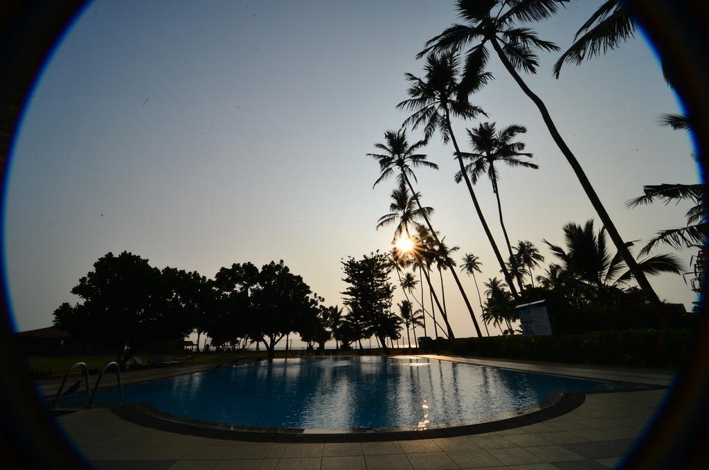 Laya Beach Otel Wadduwa Dış mekan fotoğraf