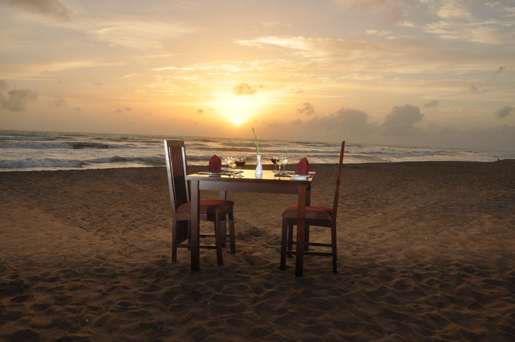 Laya Beach Otel Wadduwa Dış mekan fotoğraf