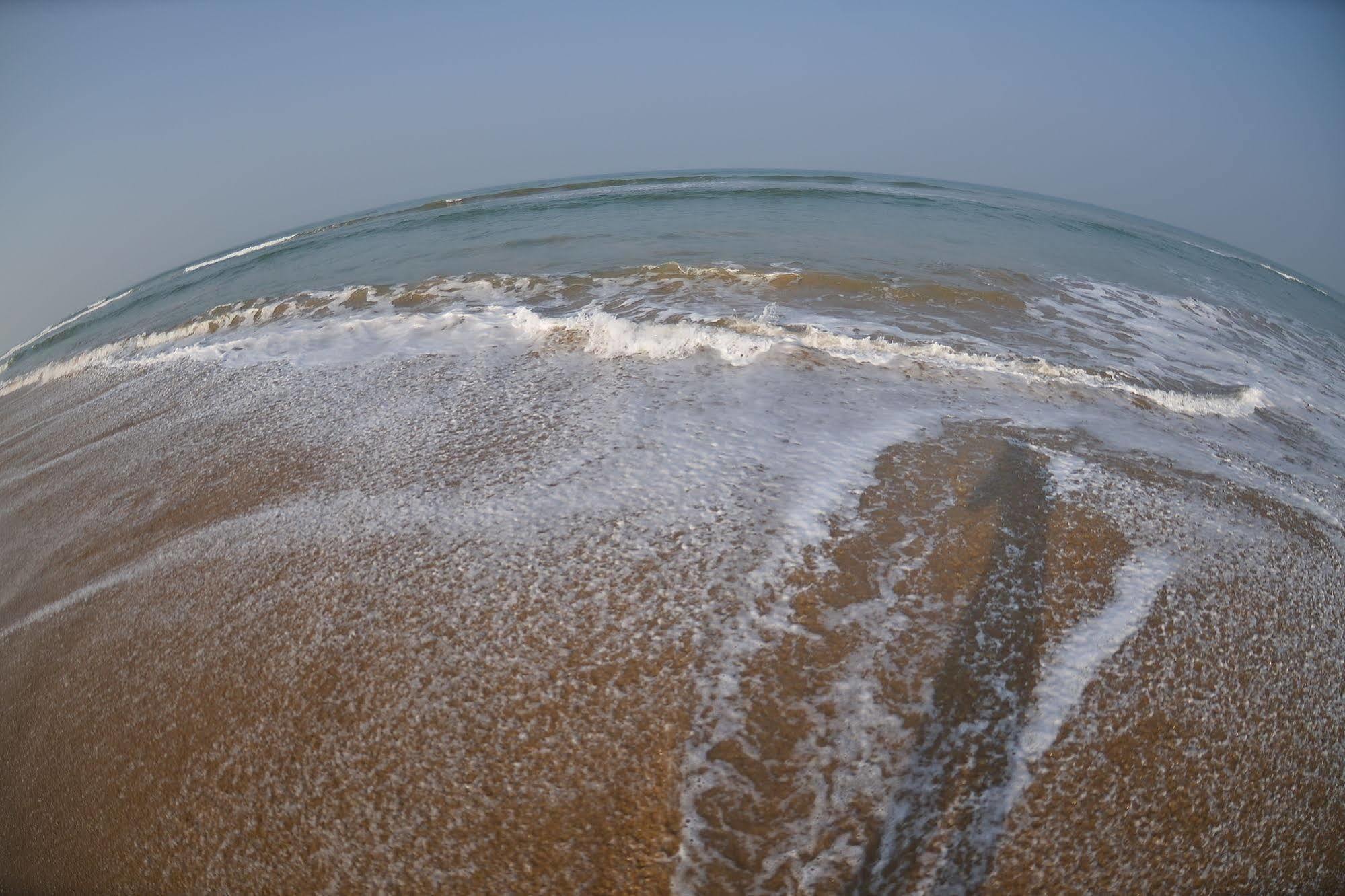 Laya Beach Otel Wadduwa Dış mekan fotoğraf