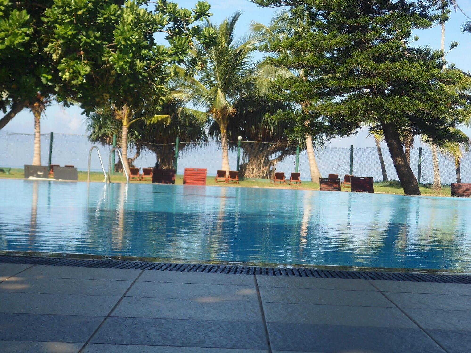 Laya Beach Otel Wadduwa Dış mekan fotoğraf